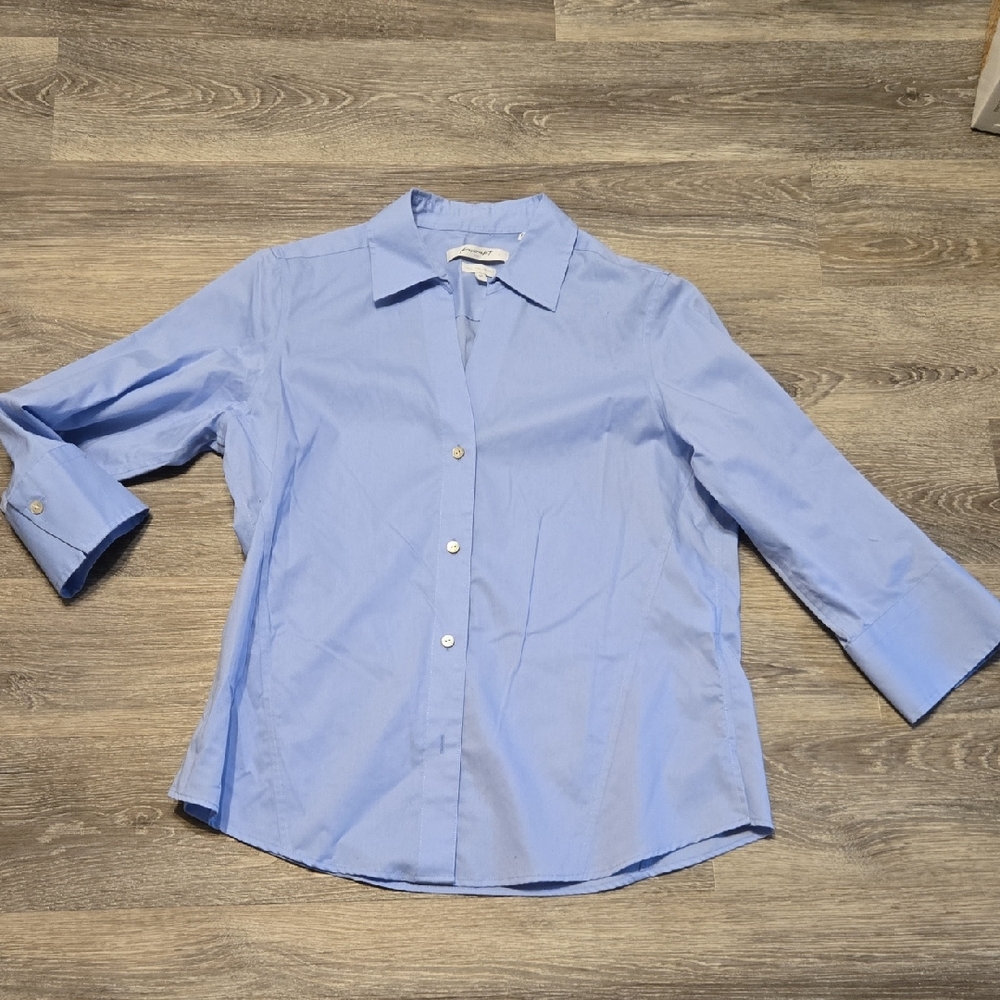 Foxcroft Light Blue Button Front No Iron Stretch Shirt Sz Medium
